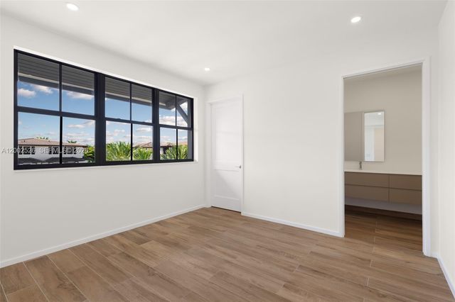 7496 SW 100th St, Pinecrest, FL 33156