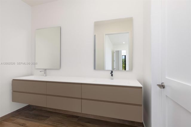 7496 SW 100th St, Pinecrest, FL 33156