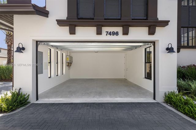 7496 SW 100th St, Pinecrest, FL 33156