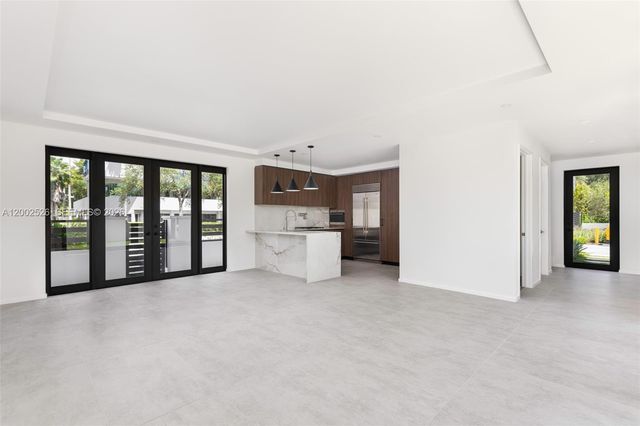 7496 SW 100th St, Pinecrest, FL 33156