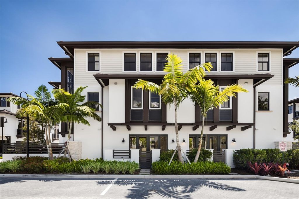 7496 SW 100th St, Pinecrest, FL 33156