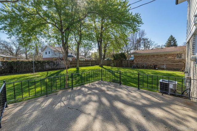 22640 Cedar Court, Hazel Park, MI 48030