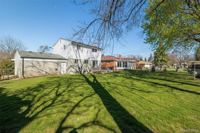 22640 Cedar Court, Hazel Park, MI 48030