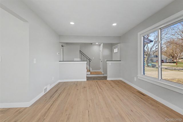 22640 Cedar Court, Hazel Park, MI 48030