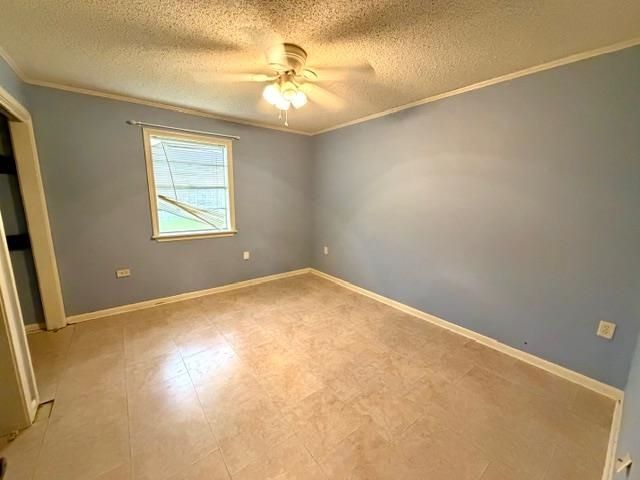 2914 Creole Dr, Houma, LA 70364