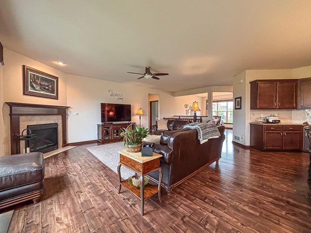 616 Westlawn AVENUE, Mukwonago, WI 53149