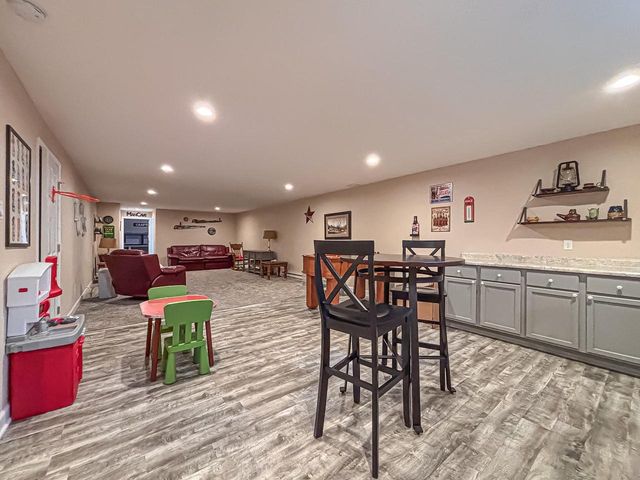 616 Westlawn AVENUE, Mukwonago, WI 53149