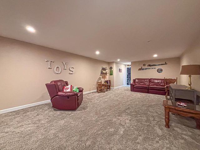 616 Westlawn AVENUE, Mukwonago, WI 53149