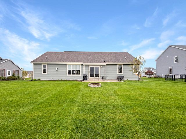 616 Westlawn AVENUE, Mukwonago, WI 53149