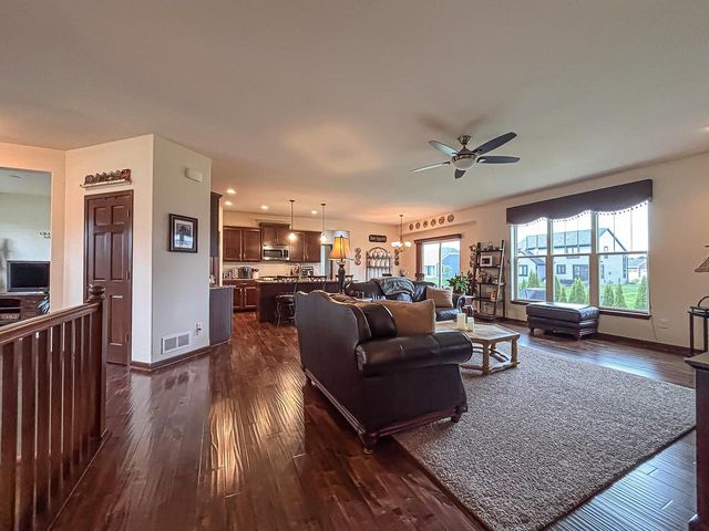 616 Westlawn AVENUE, Mukwonago, WI 53149