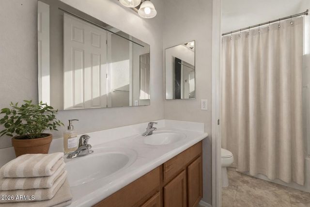 2431 E OMEGA Drive, San Tan Valley, AZ 85143