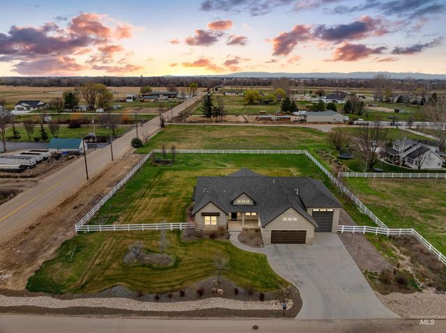 10031 Riverbend Place, Middleton, ID 83644