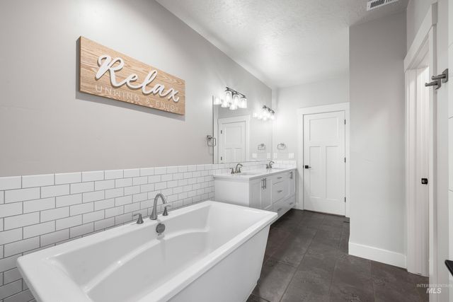 10031 Riverbend Place, Middleton, ID 83644