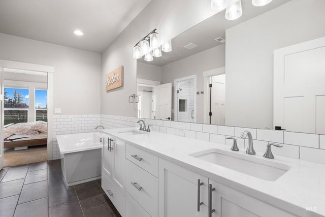 10031 Riverbend Place, Middleton, ID 83644