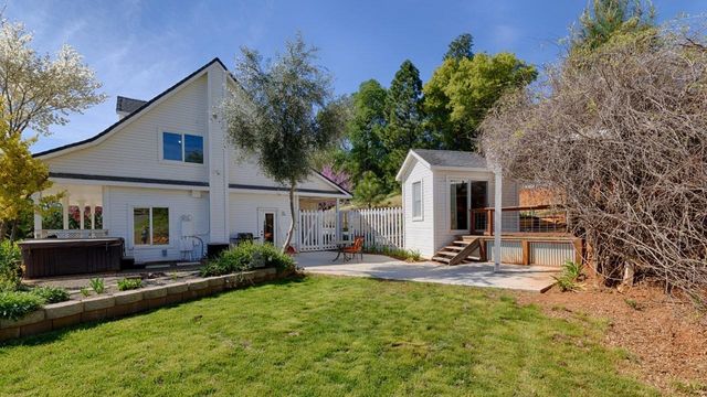 21946 Angeli Pl, Grass Valley, CA 95949
