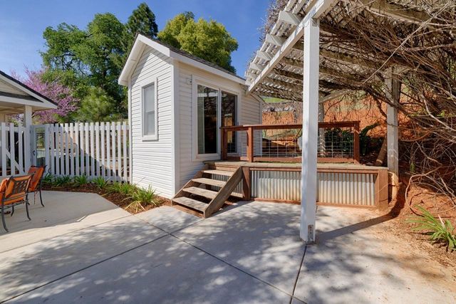 21946 Angeli Pl, Grass Valley, CA 95949