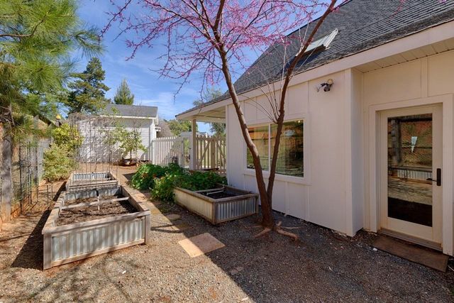 21946 Angeli Pl, Grass Valley, CA 95949