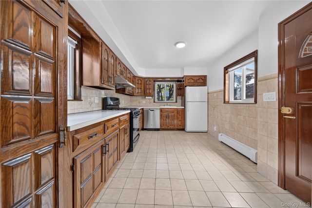 612 Marcellus Road, Williston Park, NY 11596