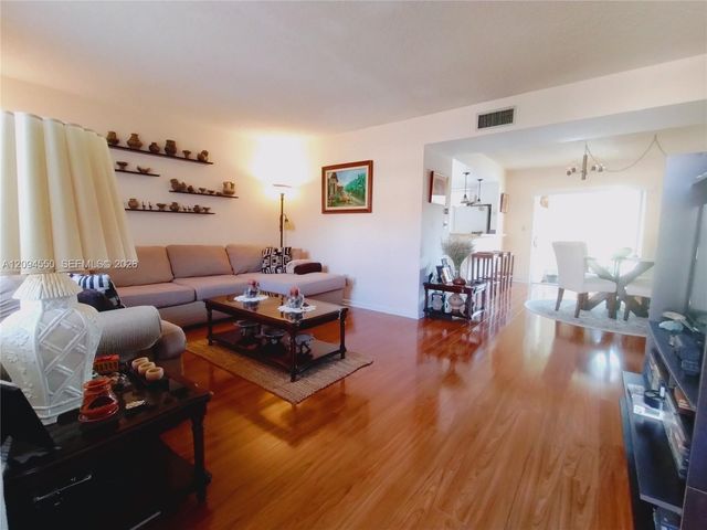 8401 SW 107th Avenue 219E, Miami, FL 33173