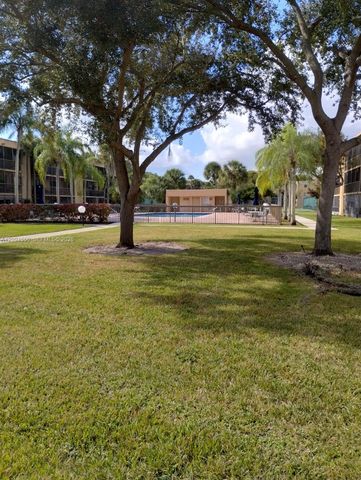 8401 SW 107th Avenue 219E, Miami, FL 33173