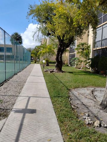 8401 SW 107th Avenue 219E, Miami, FL 33173