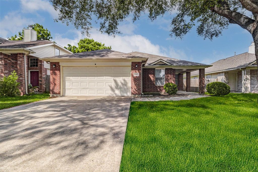 5923 Shining Leaf Court, Katy, TX 77449