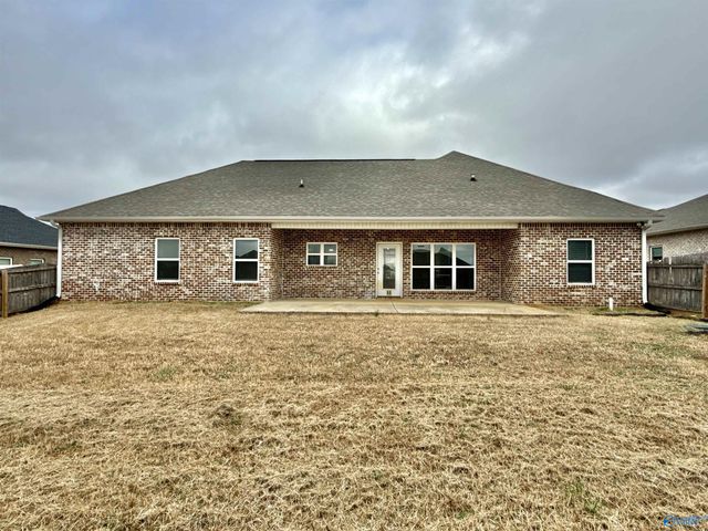 106 Parvin Way Drive, Hazel Green, AL 35750