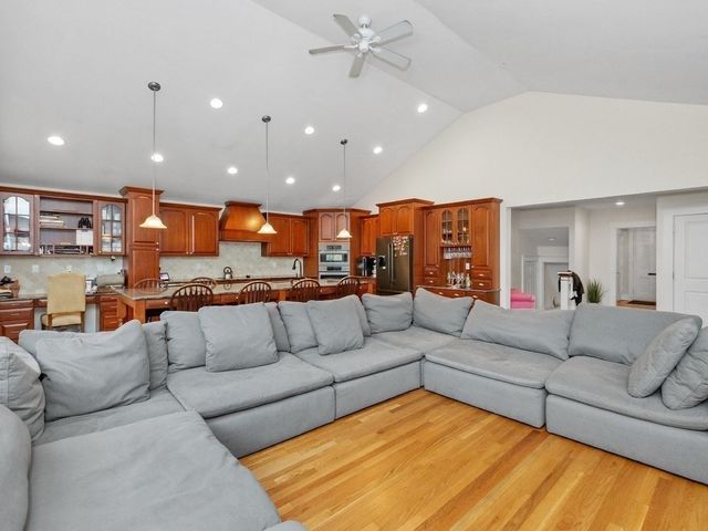 49 Lincoln Street, Waltham, MA 02451