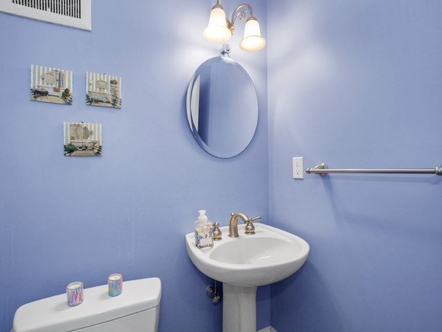 49 Lincoln Street, Waltham, MA 02451