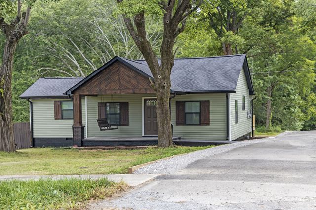 712 Westside Dr, Tullahoma, TN 37388
