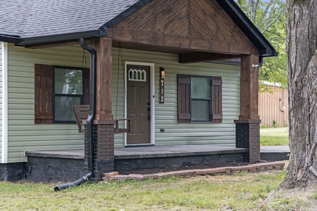 712 Westside Dr, Tullahoma, TN 37388