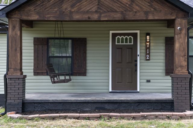 712 Westside Dr, Tullahoma, TN 37388