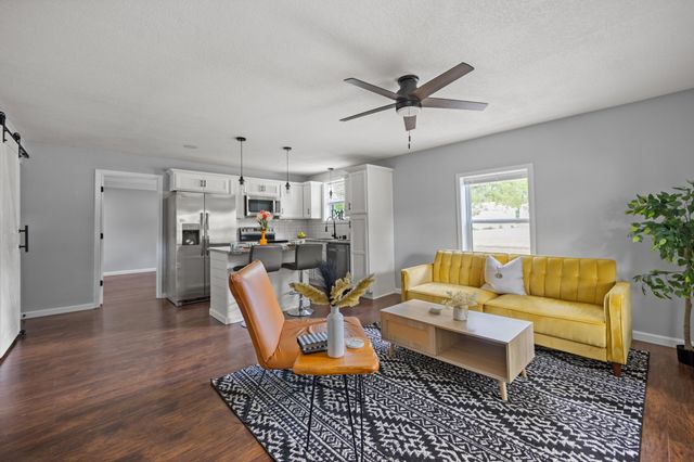 712 Westside Dr, Tullahoma, TN 37388