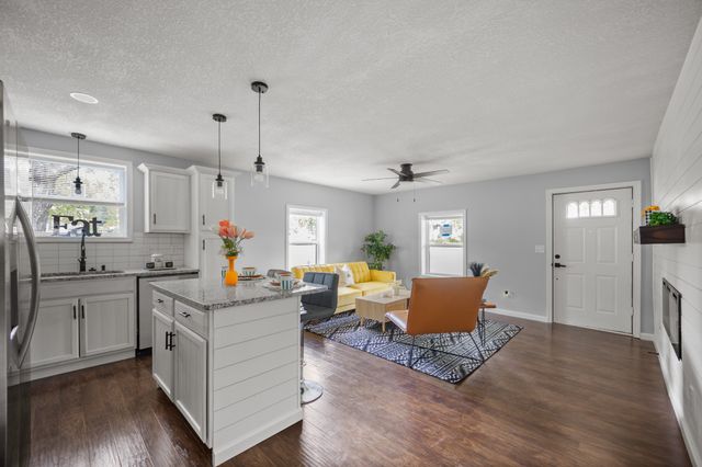 712 Westside Dr, Tullahoma, TN 37388