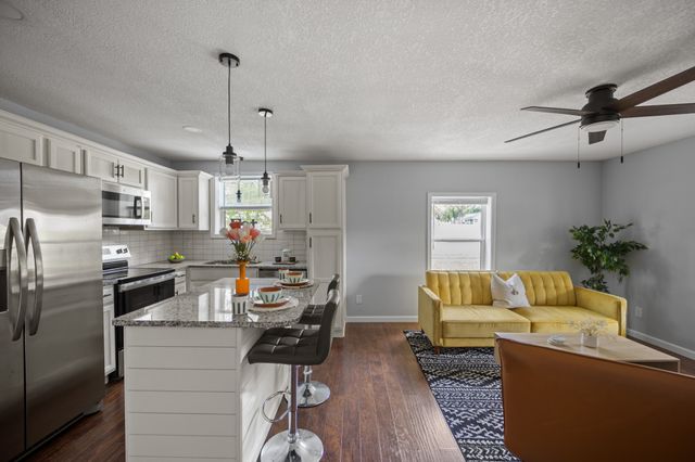 712 Westside Dr, Tullahoma, TN 37388