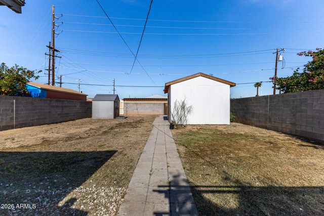 1614 W LYNWOOD Street, Phoenix, AZ 85007
