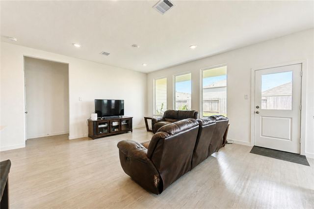 21614 Springhill Grove Lane, Waller, TX 77484