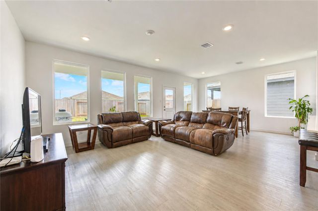 21614 Springhill Grove Lane, Waller, TX 77484