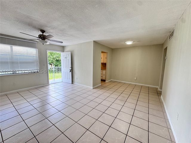 3265 Griffin Rd 202, Dania Beach, FL 33312