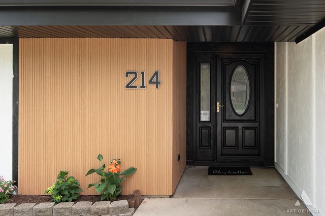 214 Cambridge Lane, Bloomingdale, IL 60108