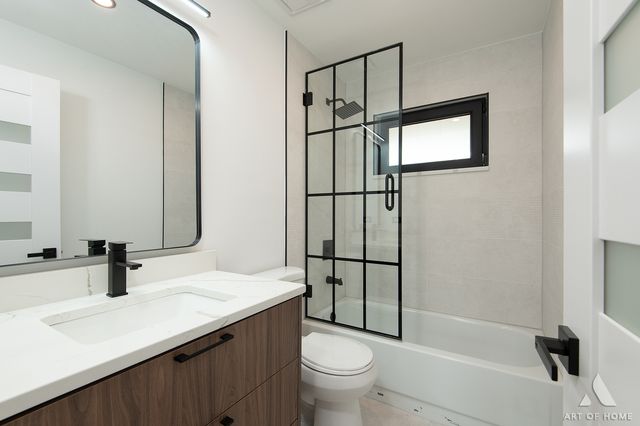 214 Cambridge Lane, Bloomingdale, IL 60108