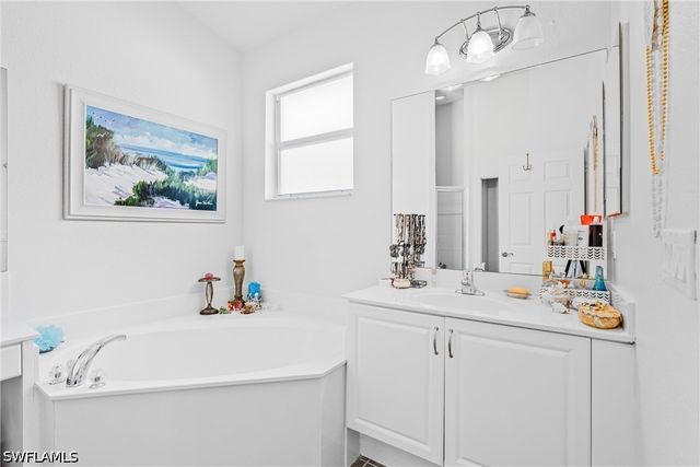 9290 Springview LOOP, Estero, FL 33928