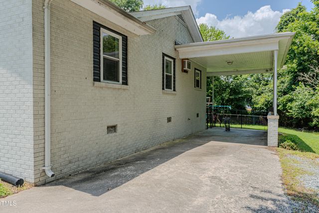 1908 Nc Highway 62, Burlington, NC 27217