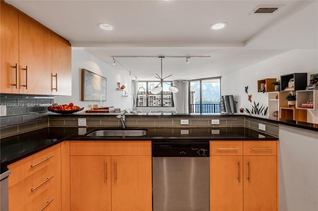 1925 Brickell Ave D2006, Miami, FL 33129