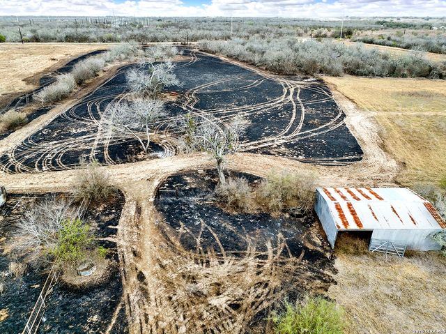 4884 County Road 342, Kenedy, TX 78119