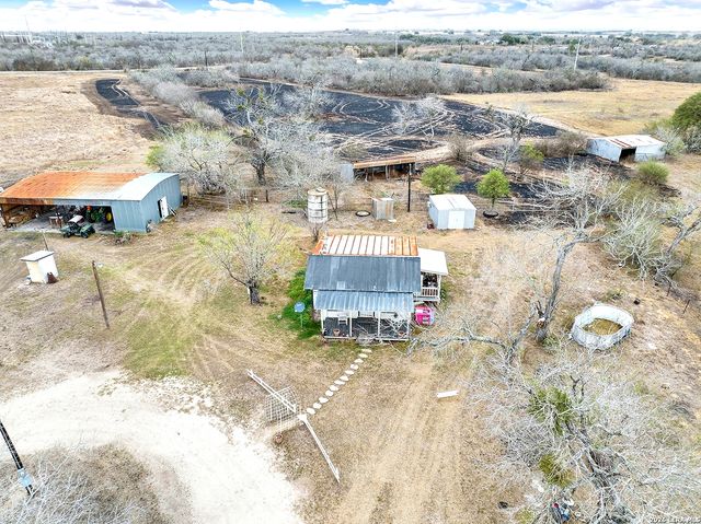 4884 County Road 342, Kenedy, TX 78119