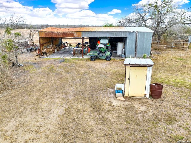 4884 County Road 342, Kenedy, TX 78119