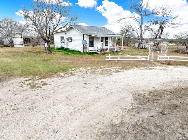 4884 County Road 342, Kenedy, TX 78119