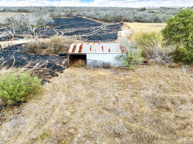 4884 County Road 342, Kenedy, TX 78119