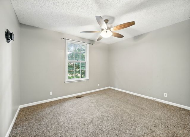 2153 Blakemore Dr, Clarksville, TN 37040